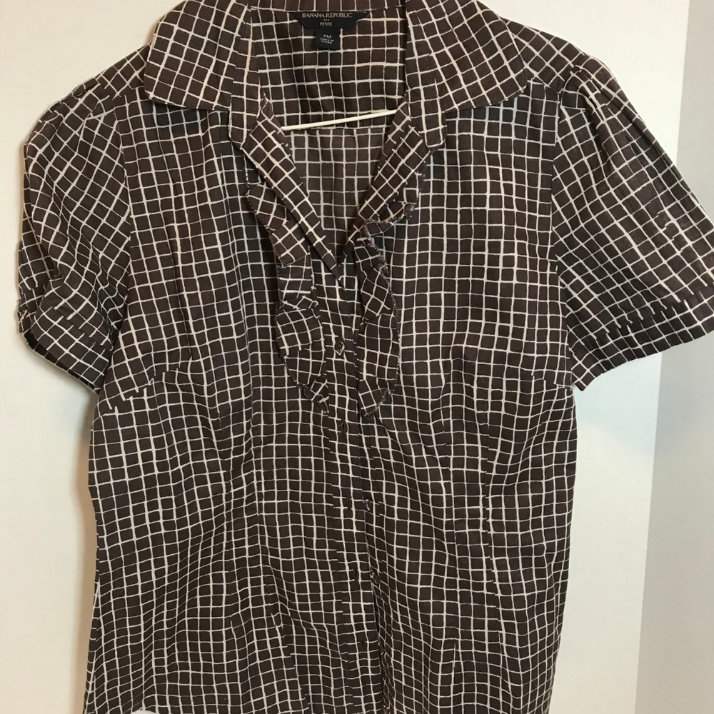 Banana Republic Short Sleeved Button Up Shirt PM - Picture 4 of 8